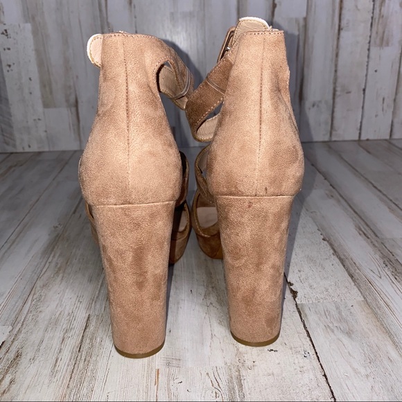 Chinese Laundry Theresa Platform Sandal in Dark Nude